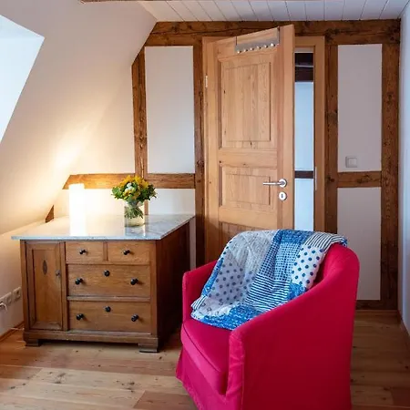 Historisches Fischerhaeuschen * Ribnitz-Damgarten