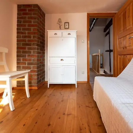 Historisches Fischerhaeuschen * Ribnitz-Damgarten